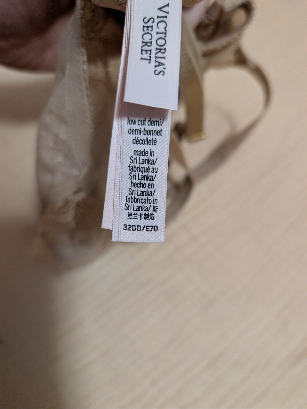 Victoria's Secret Unlined Bra 32DD - Picture 2 of 2